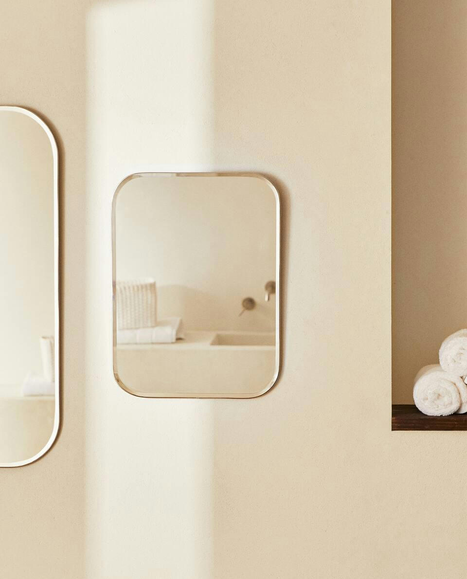 WALL MIRROR WITH ROUND FRAME