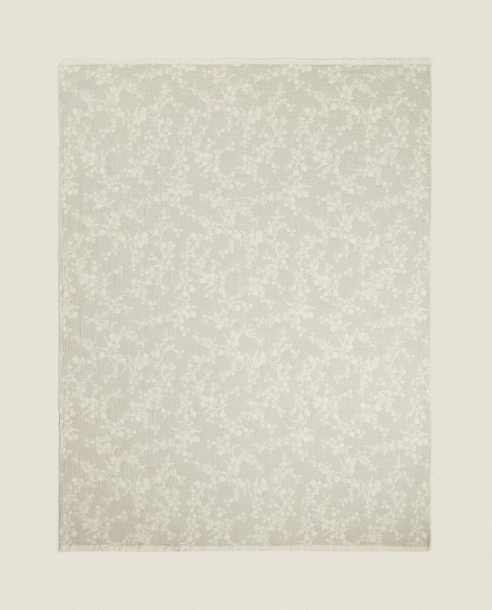 FLORAL JACQUARD BLANKET