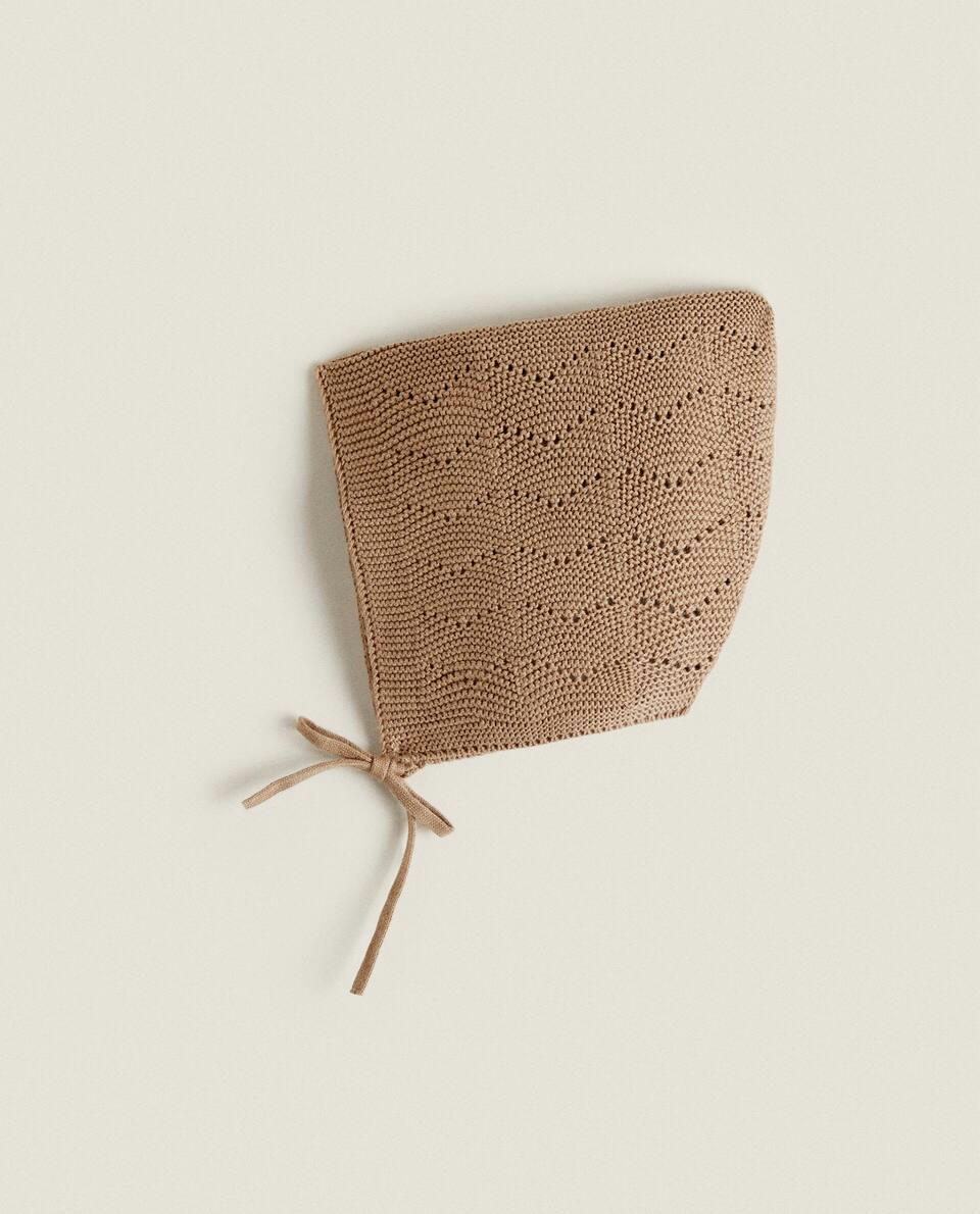 BONNET WITH OPENWORK