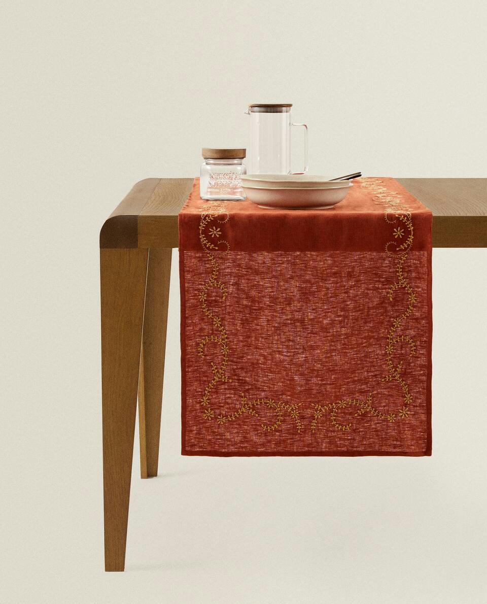 EMBROIDERED LINEN TABLE RUNNER