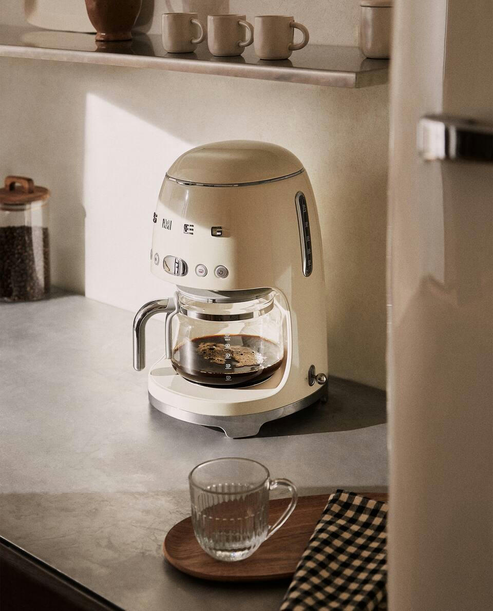SMEG PROGRAMMABLE DRIP COFFEE MACHINE