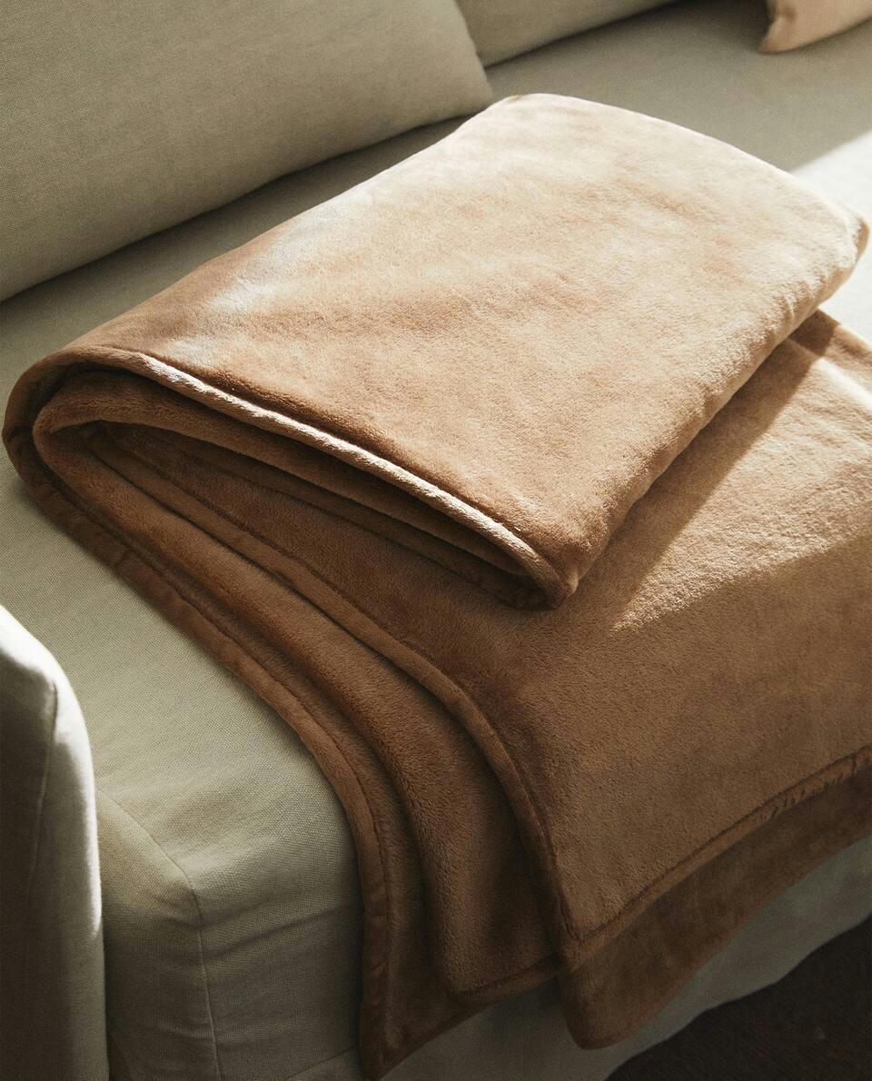 PLAIN FLEECE BLANKET