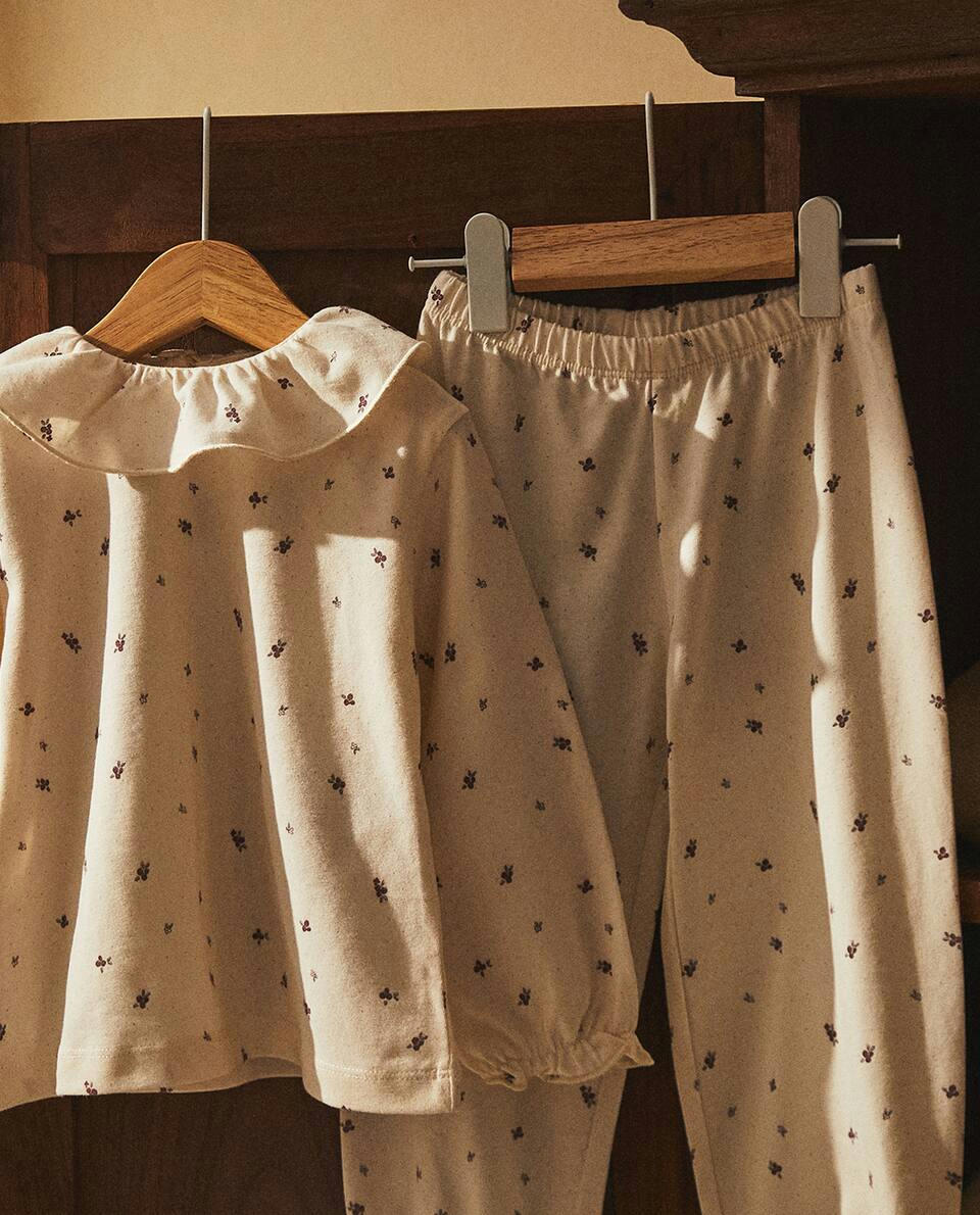 CHILDREN'S FLORAL PRINT SET OF PYJAMAS