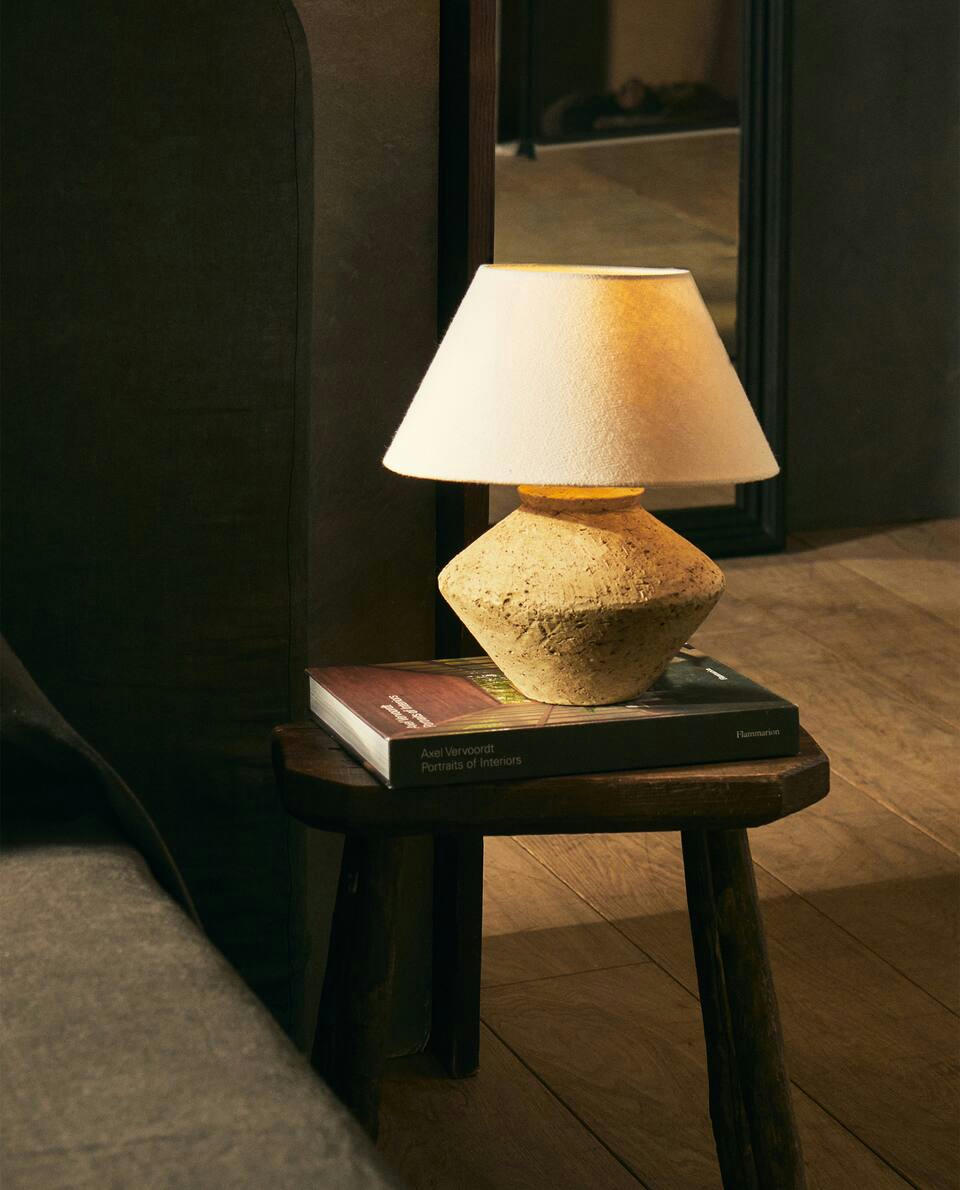 MEDIUM EARTHENWARE BASE LAMP