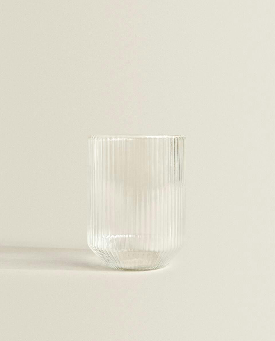BOROSILICATE GLASS TUMBLER WITH RAISED LINES