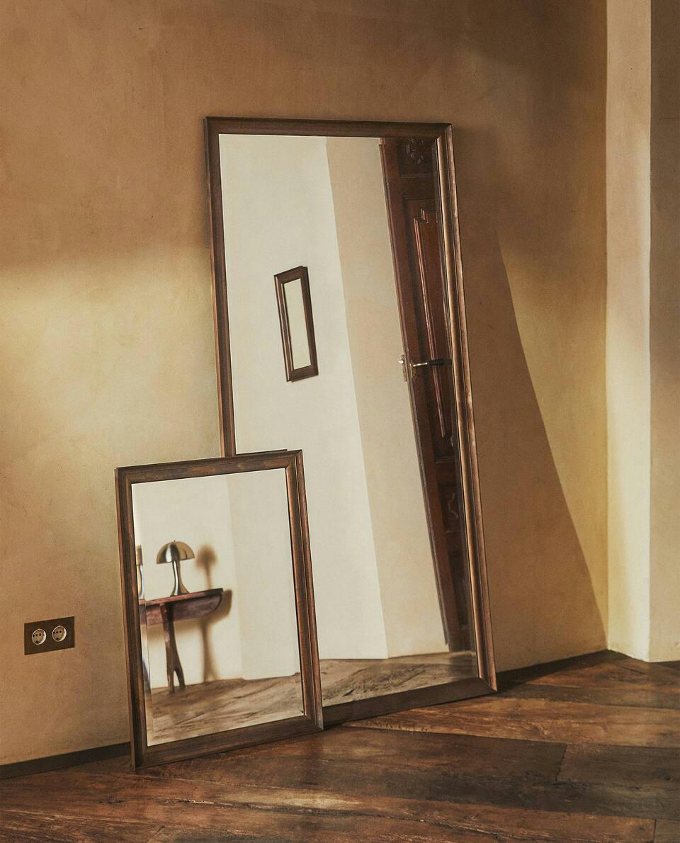 WOODEN FRAME MIRROR