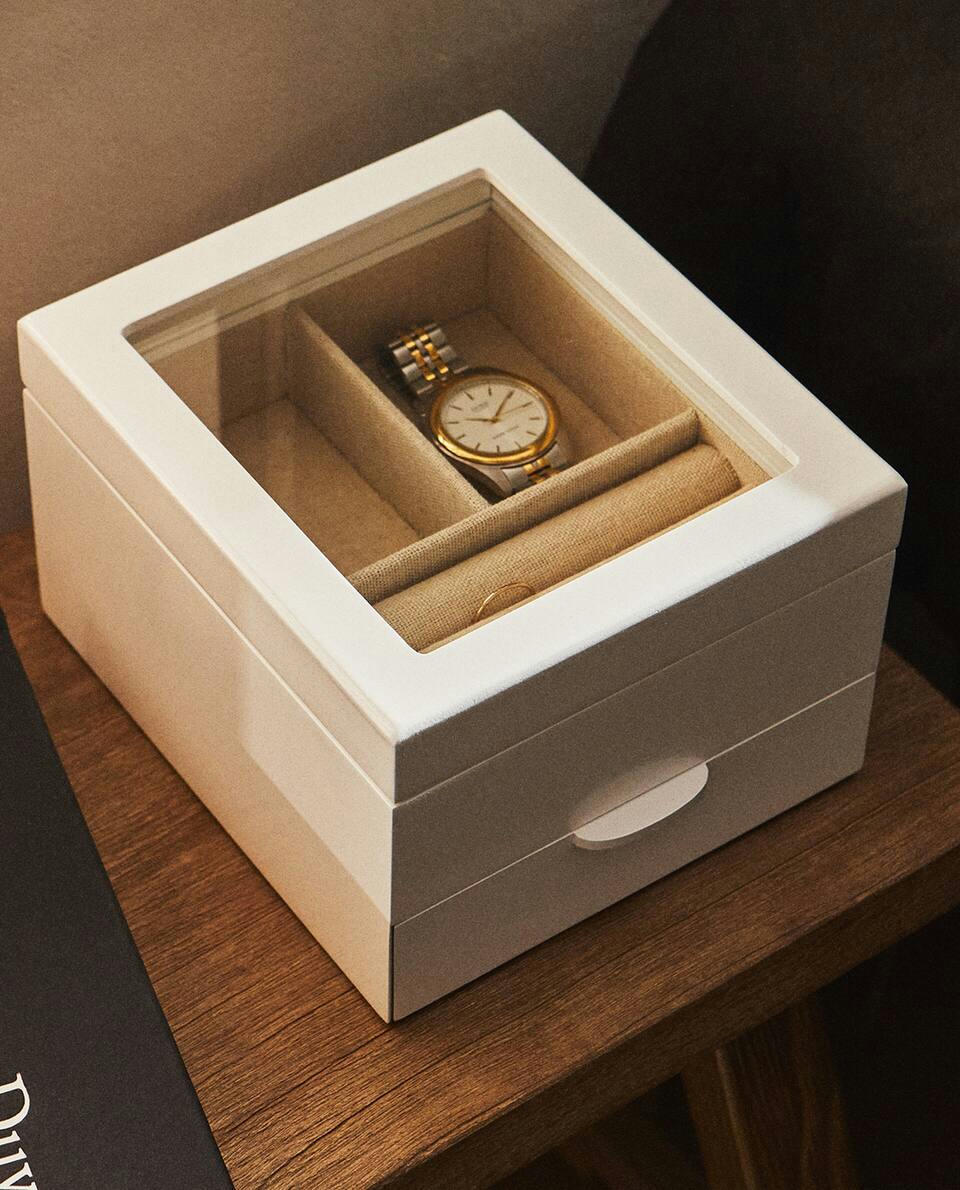 LACQUERED JEWELLERY BOX WITH DRAWER