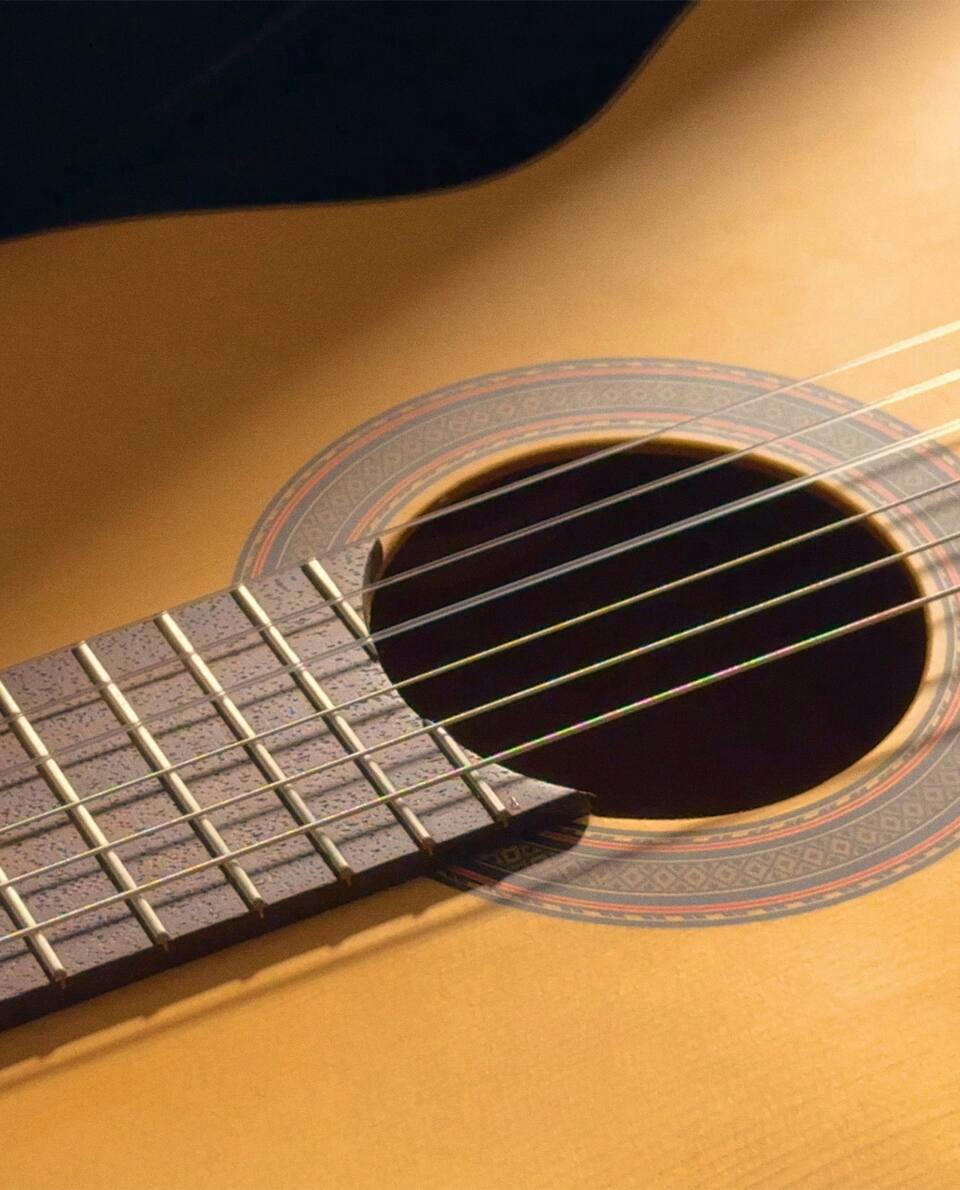 ALHAMBRA CLASSICAL GUITAR