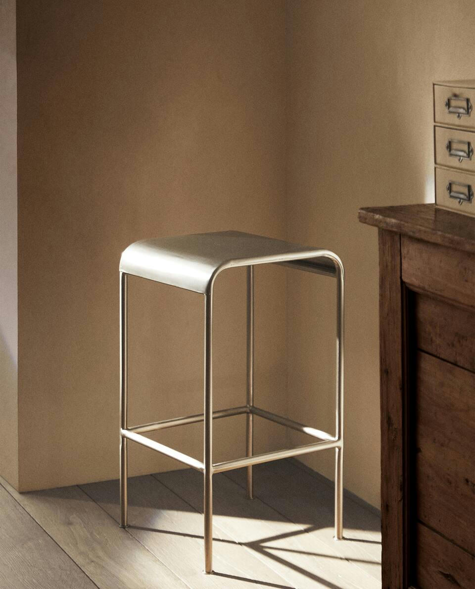 STEEL BAR STOOL