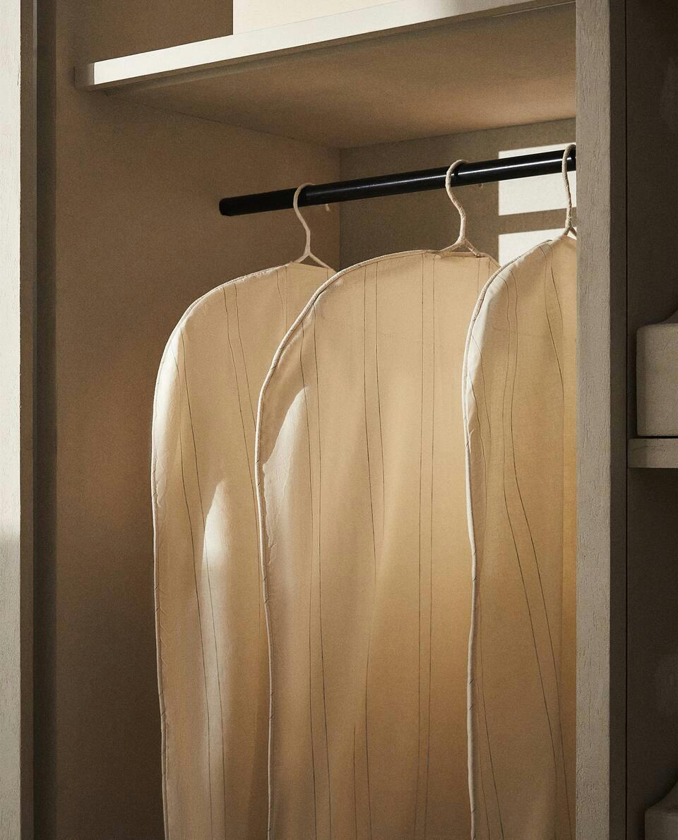 LARGE CLOTHING PROTECTIVE COVERS (PACK OF 2)