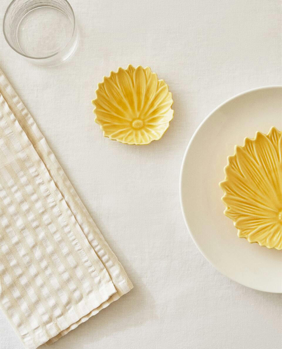 FLOWER TABLE ACCESSORY