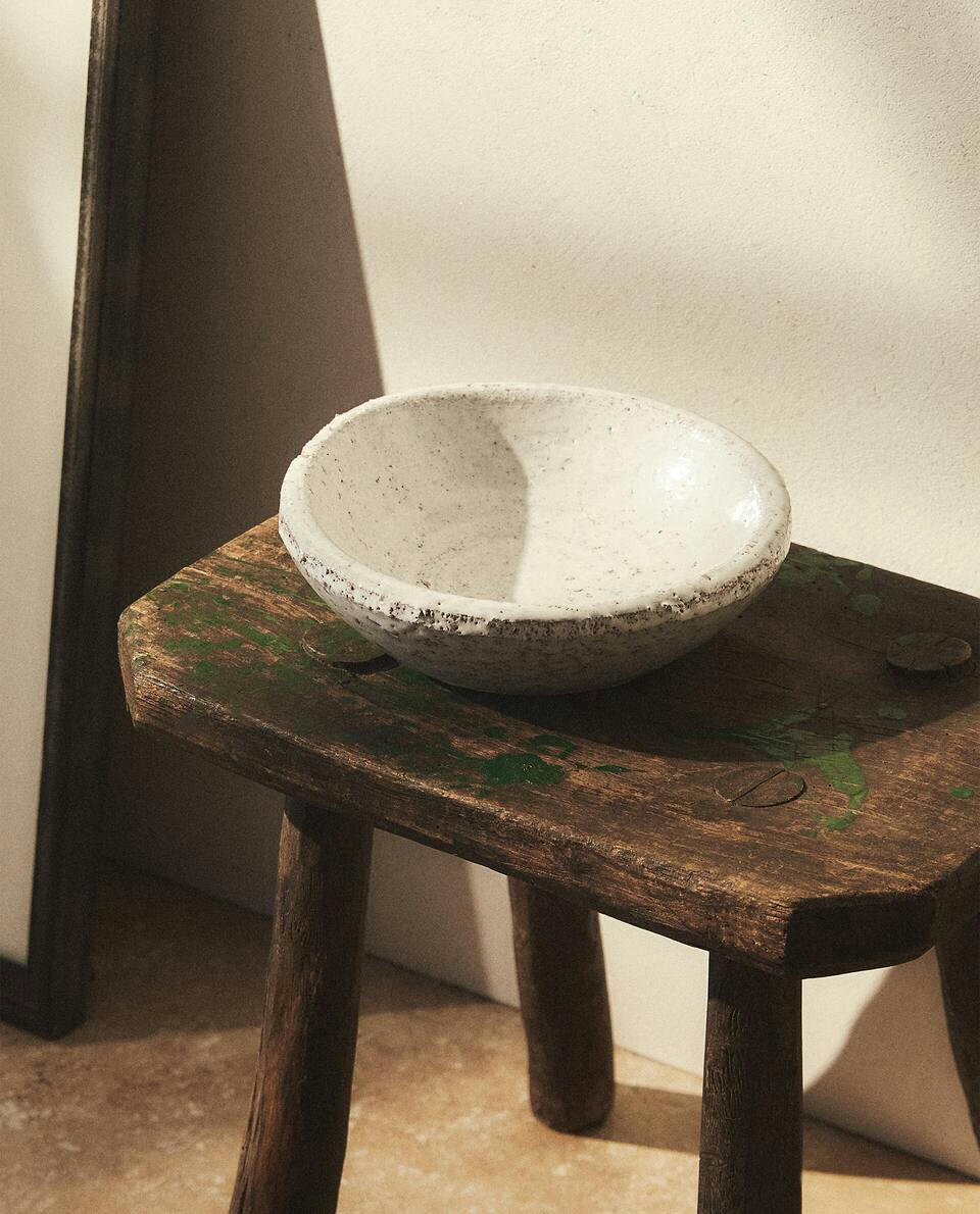 DECORATIVE CERAMIC BOWL
