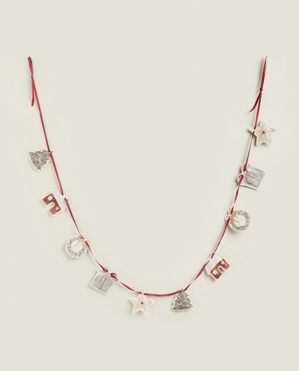 DECORATIVE GARLAND WITH RIBBON AND CHRISTMAS FIGURES