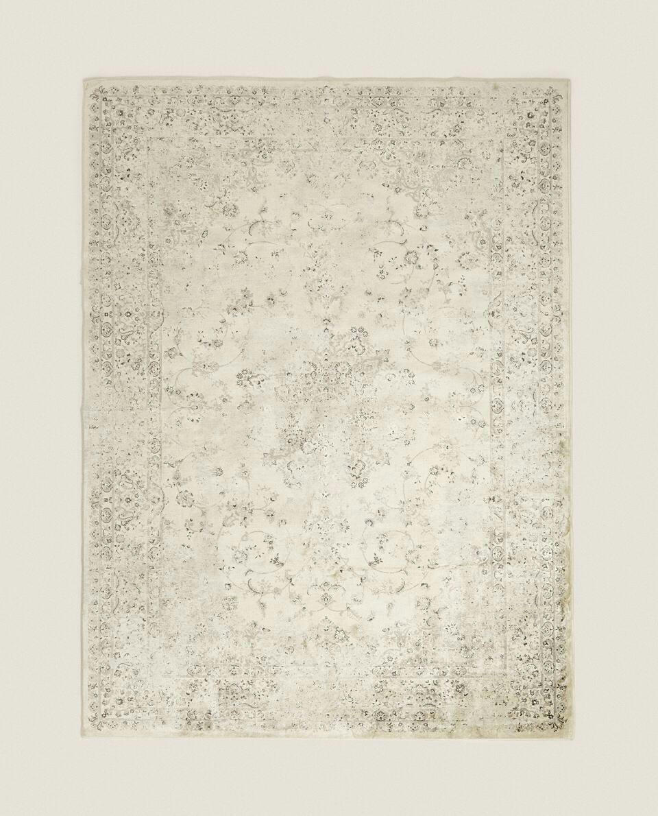 VINTAGE-EFFECT RUG