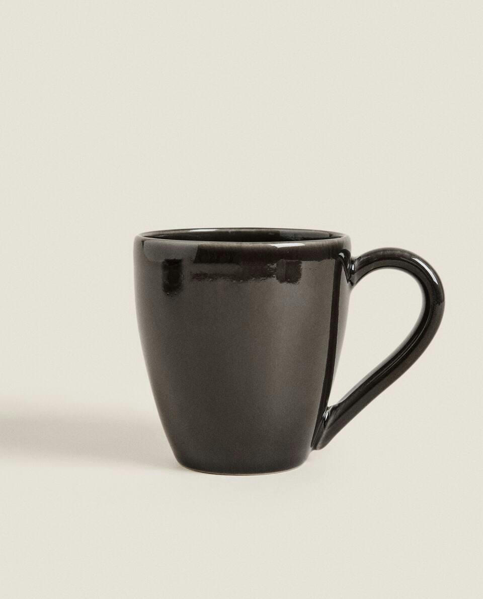 BLACK STONEWARE MUG
