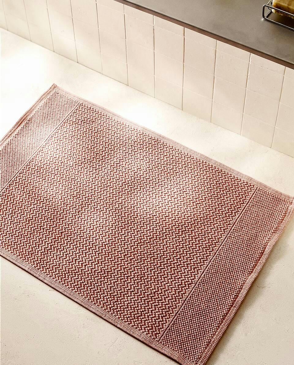TEXTURED WAFFLE BATH MAT Zara Home
