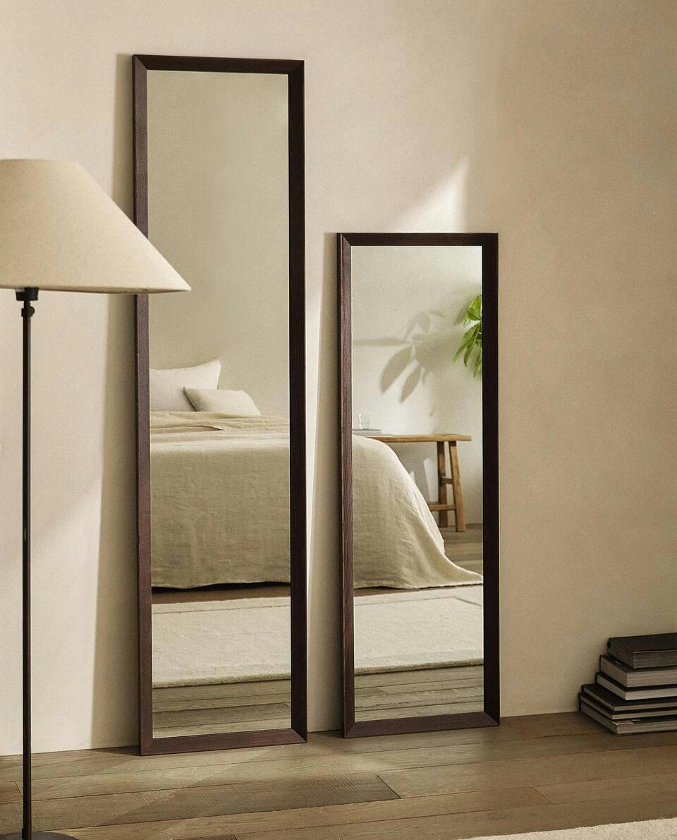 VERTICAL MIRROR WITH BEVELLED FRAME