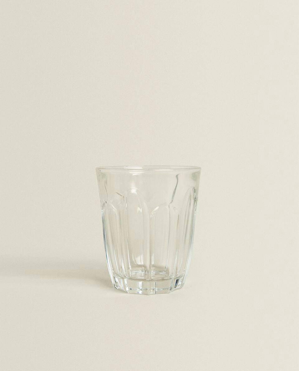 COFFEE TUMBLER WITH RAISED DESIGN