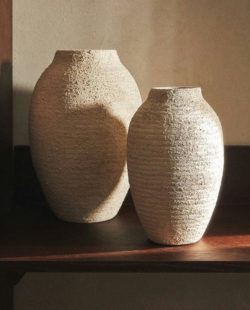 ROUGH-EFFECT CERAMIC VASE