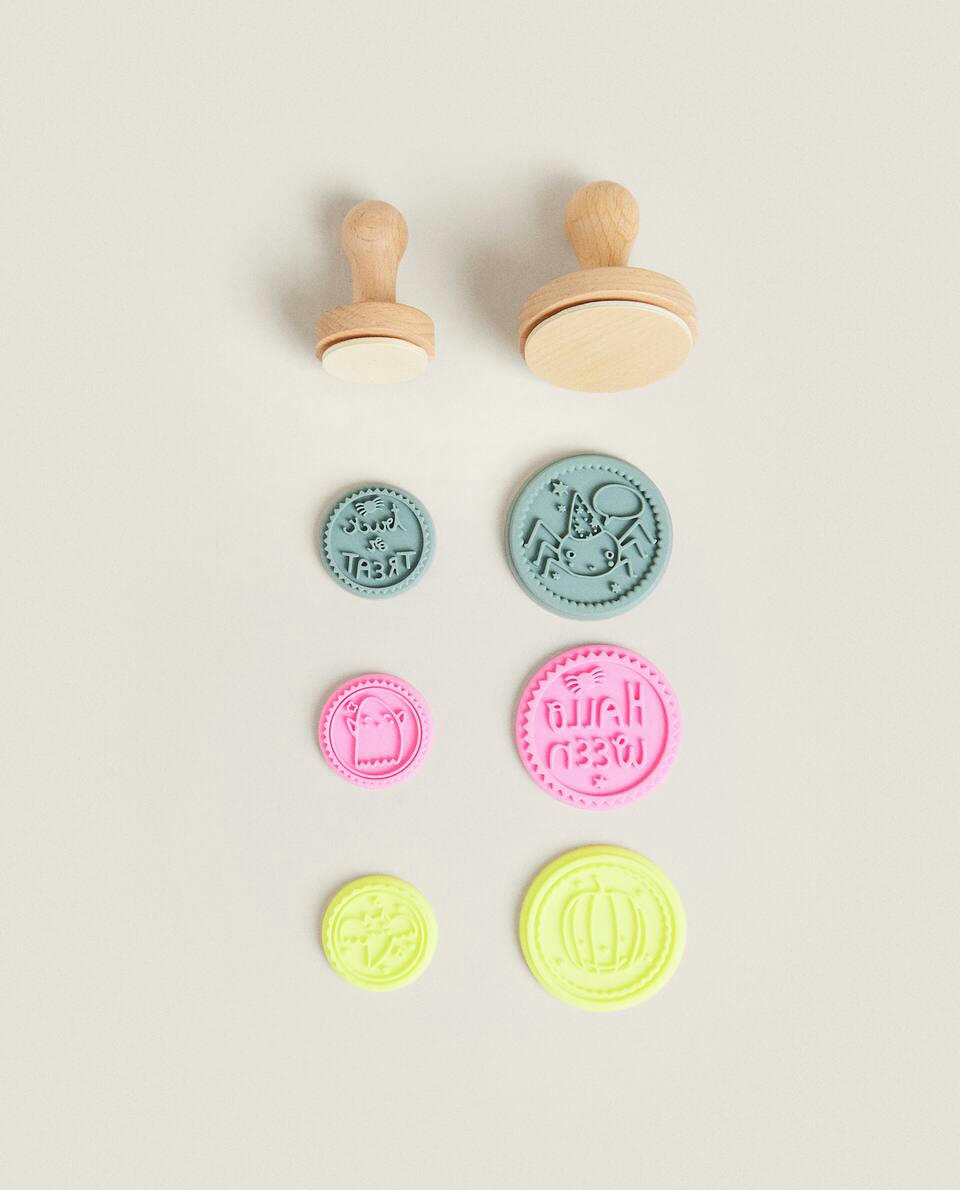 KIDS’ HALLOWEEN BISCUIT MOULDS SET
