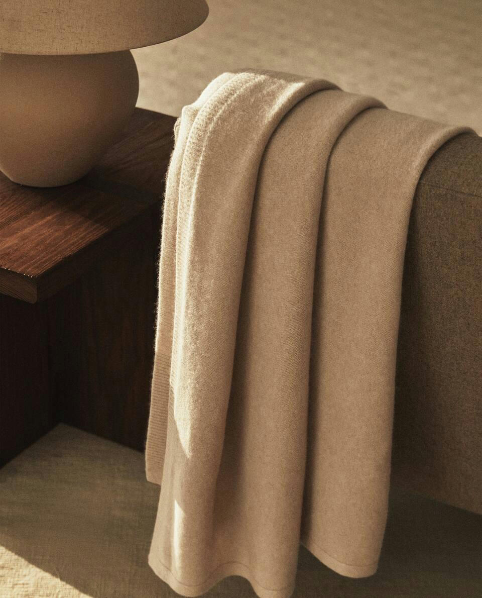 CASHMERE KNIT BLANKET