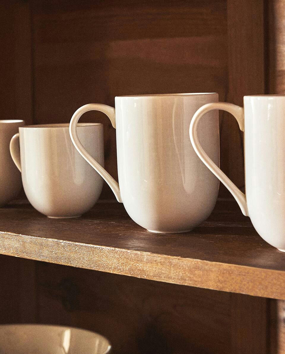 WHITE PORCELAIN MUG