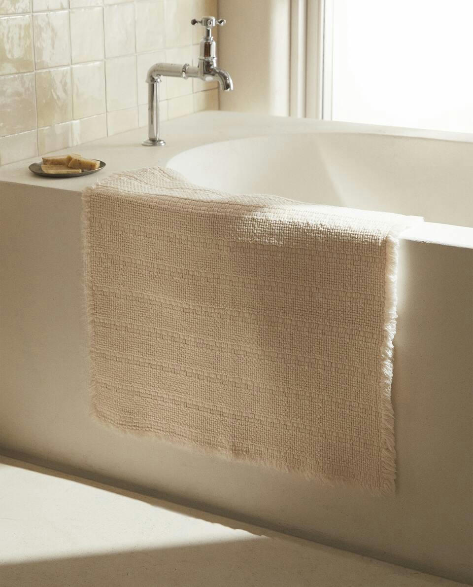 NON-SLIP LATTICE-DESIGN BATH MAT