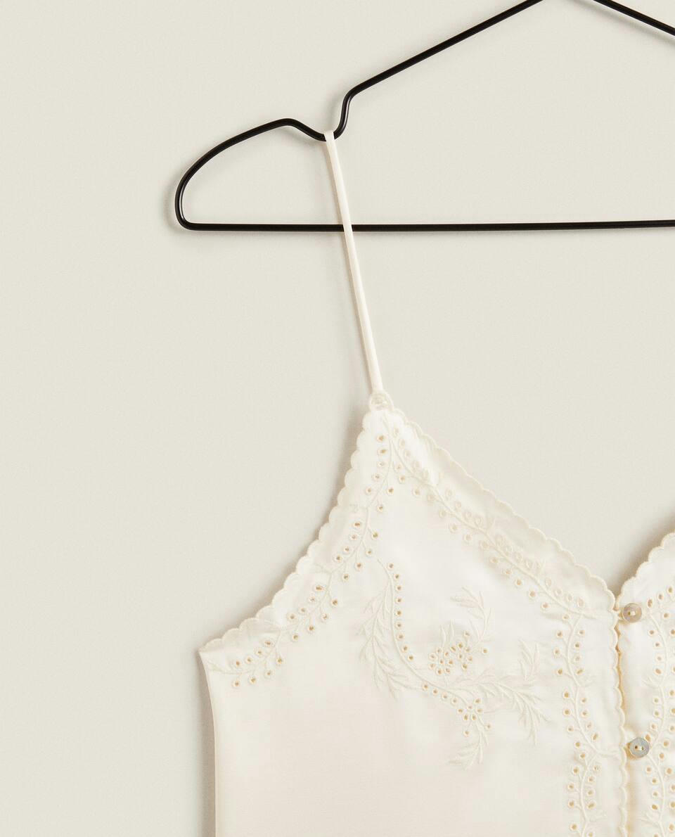 EMBROIDERED SATEEN TOP