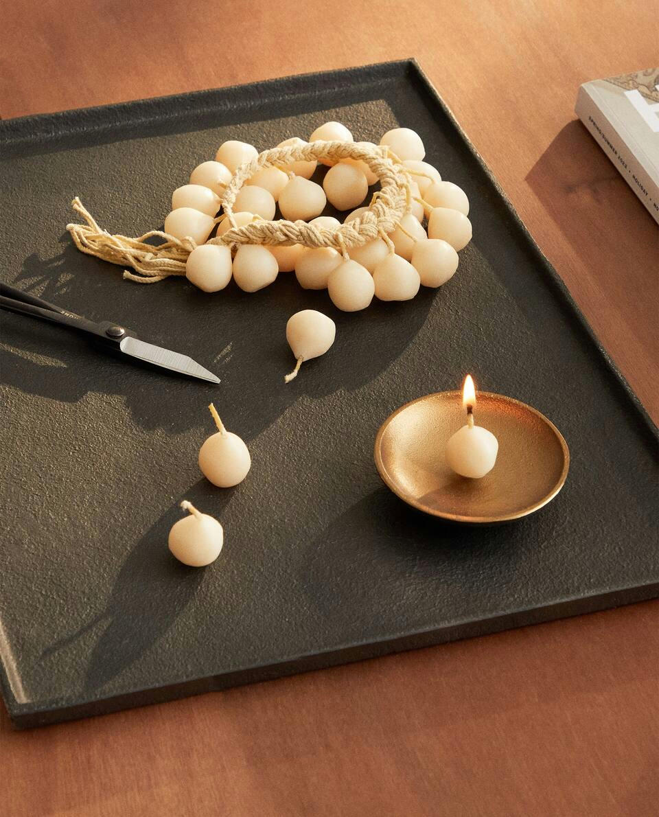 SET OF ROUND CANDLES