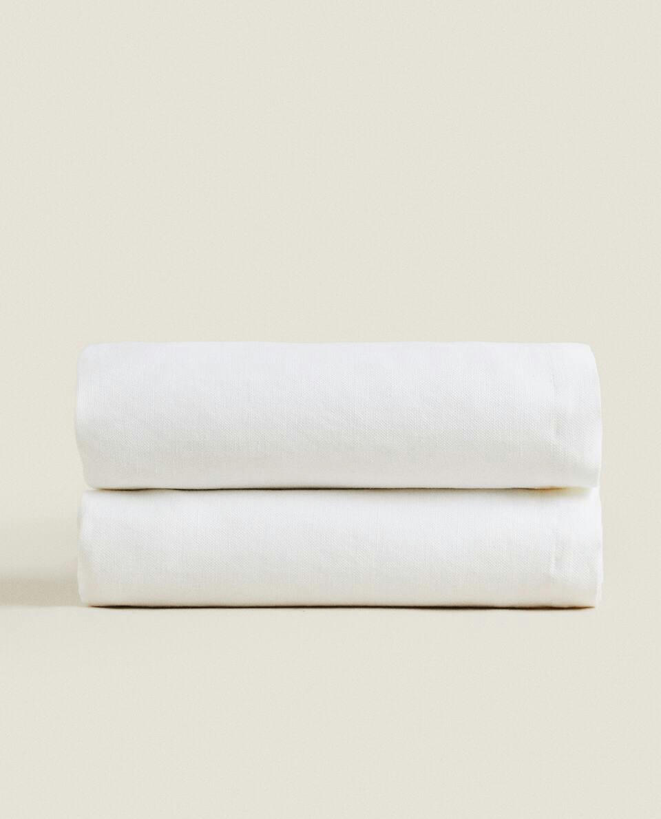 BEDSPREAD WITH TOPSTITCHING