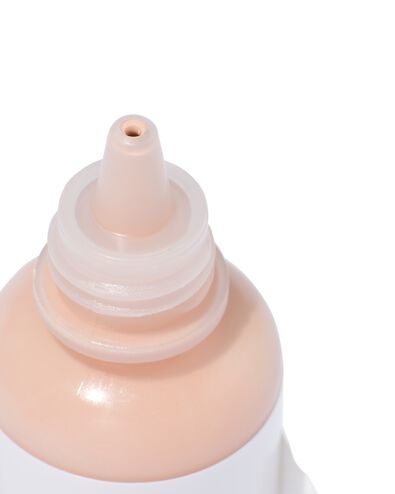 B.A.E. shake up foundation 01 natural tan