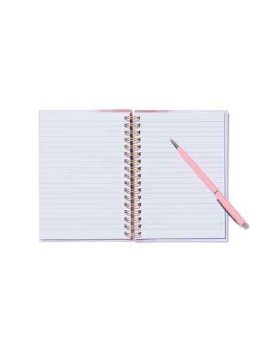 notitieboek met spiraal A6 gelinieerd