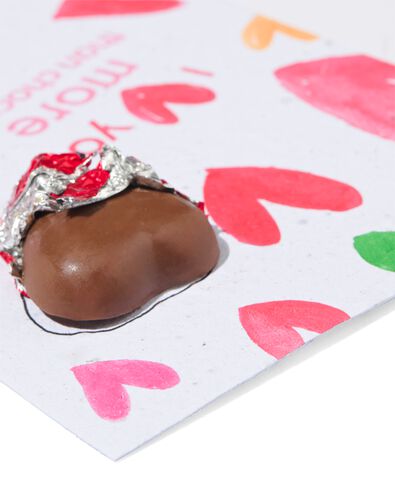 wenskaart met melkchocolade hartje en bloemenmix