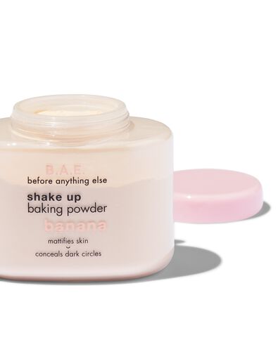 B.A.E. shake up baking powder banana