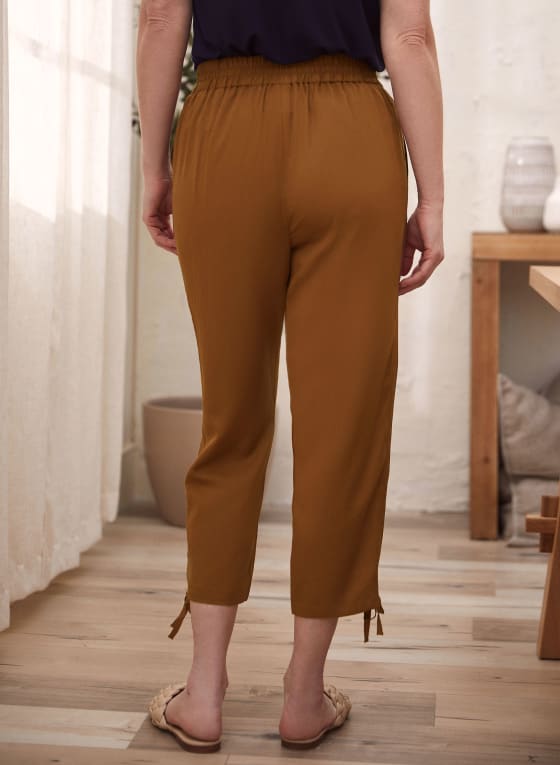 Pull-On Fluid Denim Cargo Capris