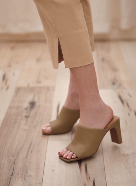 Bengaline Pull-On Capris