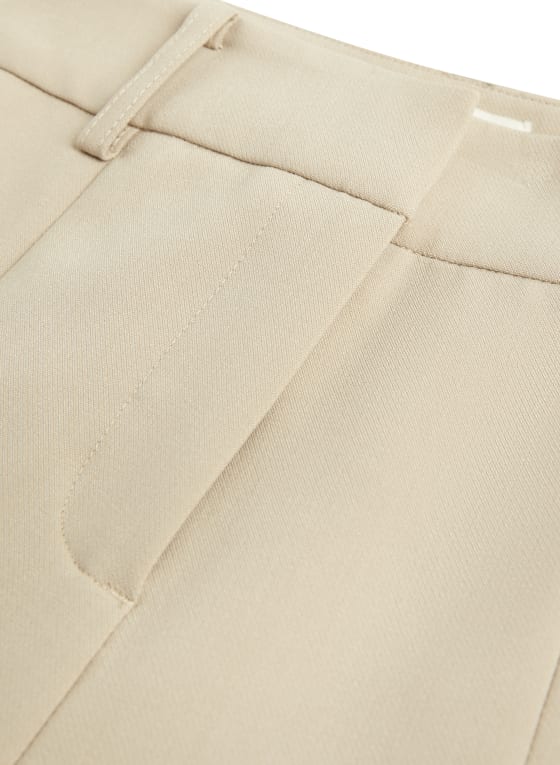 City Fit Slim Leg Pants