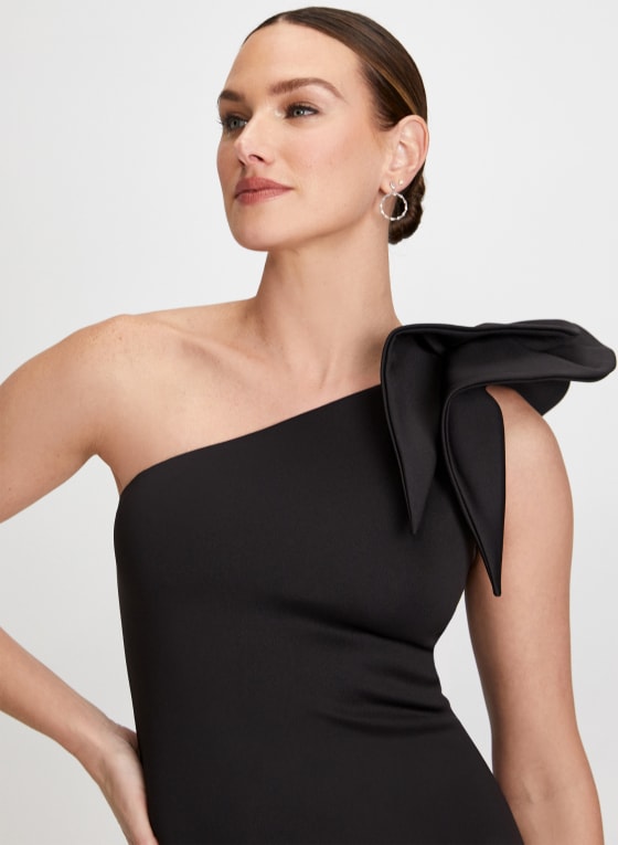 Oversized Flower Detail Dress