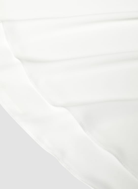 Essential Sleeveless Blouse