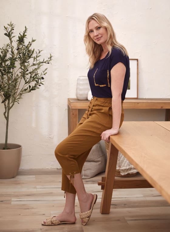 Pull-On Fluid Denim Cargo Capris
