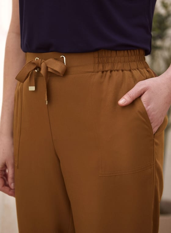 Pull-On Fluid Denim Cargo Capris