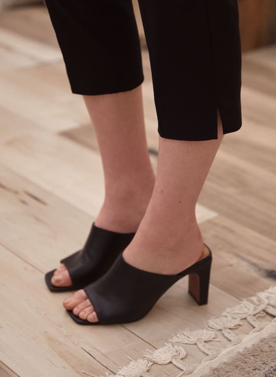 Pull-On Slim Leg Capris