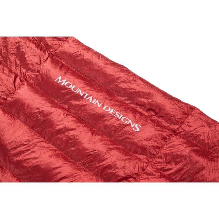 Mountain Designs Outdoor Down 12 Quilt Red Red Dahlia