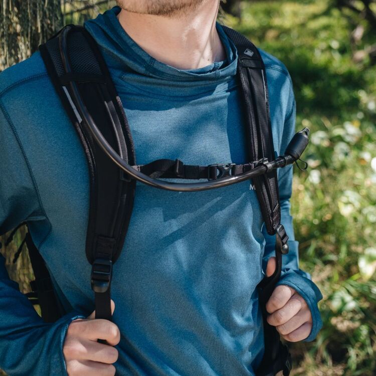 Mountain Designs Quest 20 Hydro Pack Black 20 L