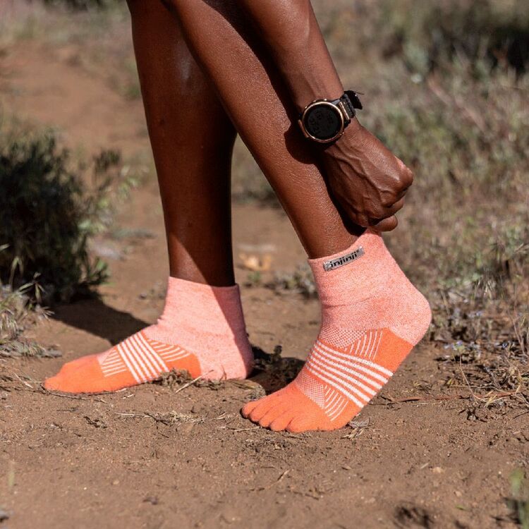 Injinji Women's Trail Mid Mini Crew Socks Geranium