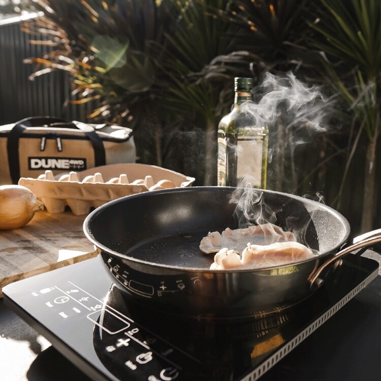 Dune 4WD 220-240V Induction Cooker Black