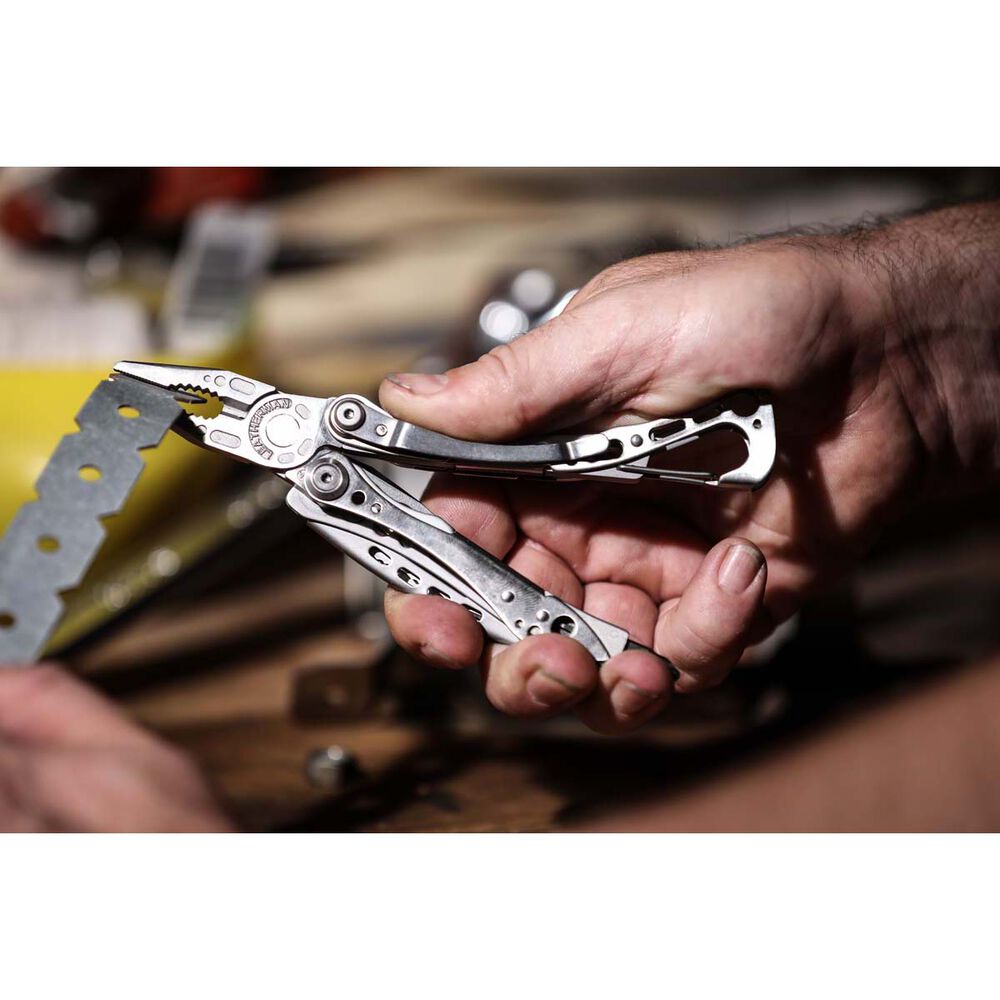 Leatherman Skeletool 7-In-1 Multi-Tool