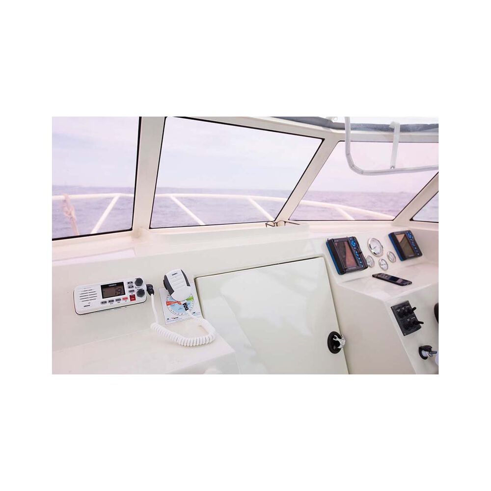 Uniden UM355VHF VHF Radio