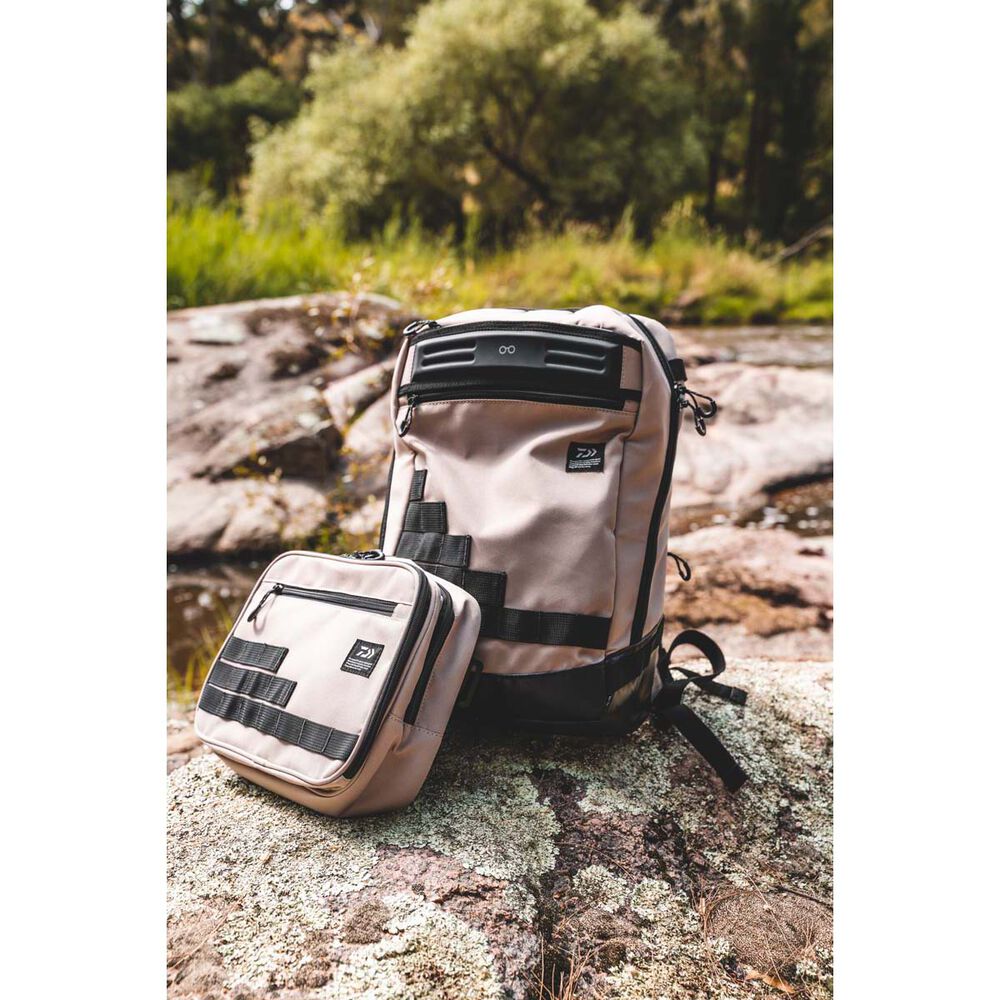 Daiwa Guide Waist Tackle Bag
