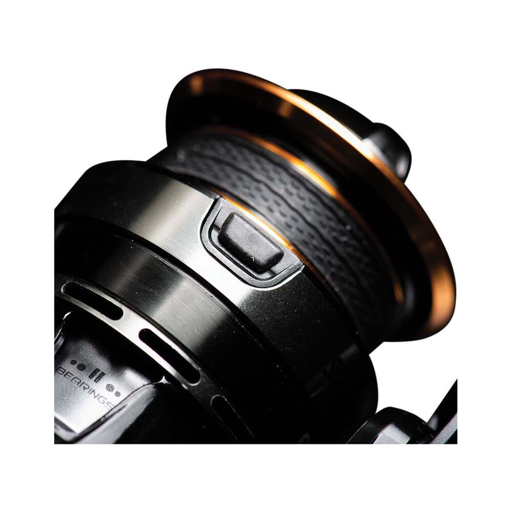 Savage Gear SG8 Spinning Reel 4000H